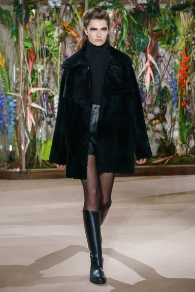 Look 17